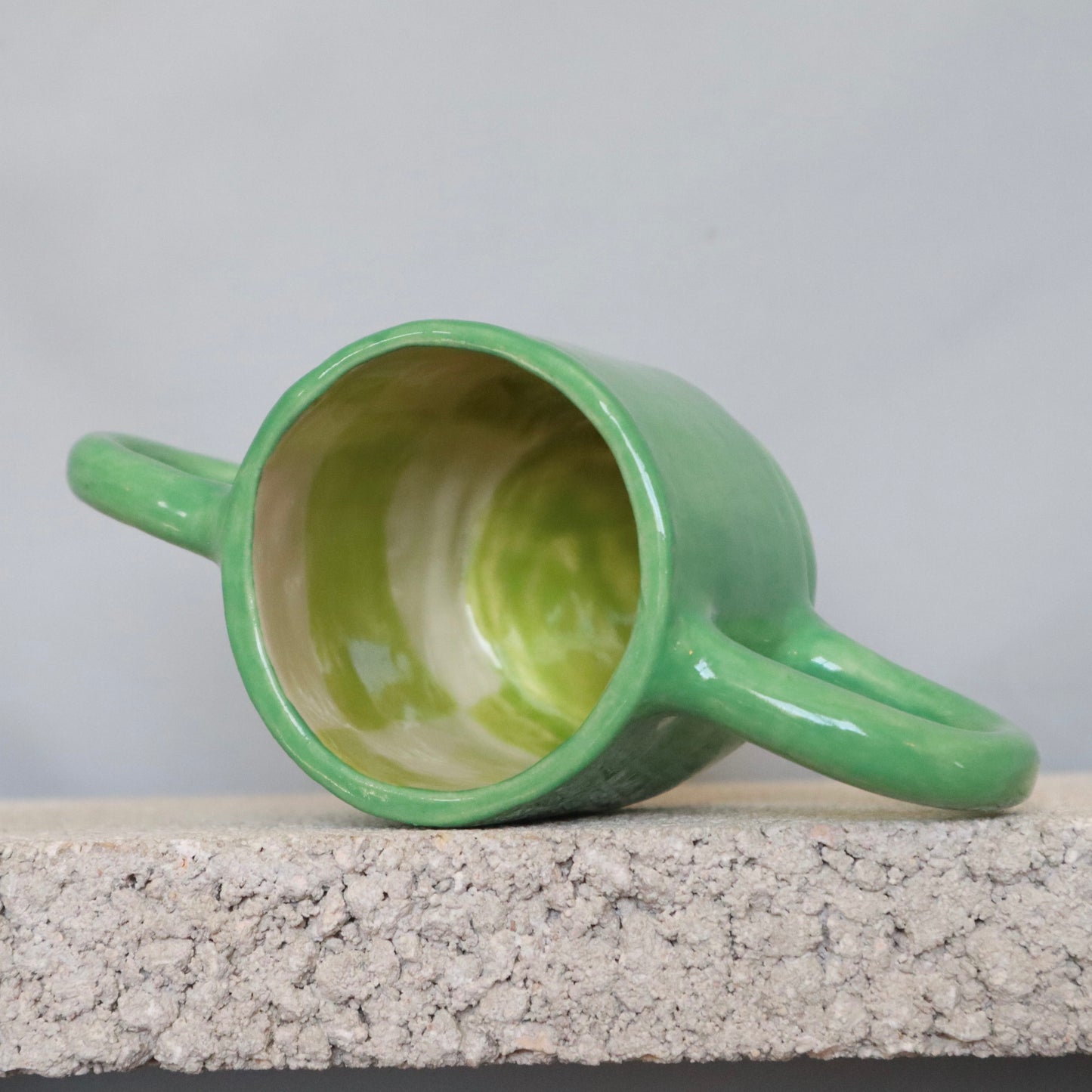 DOUBLE HANDLE MUG